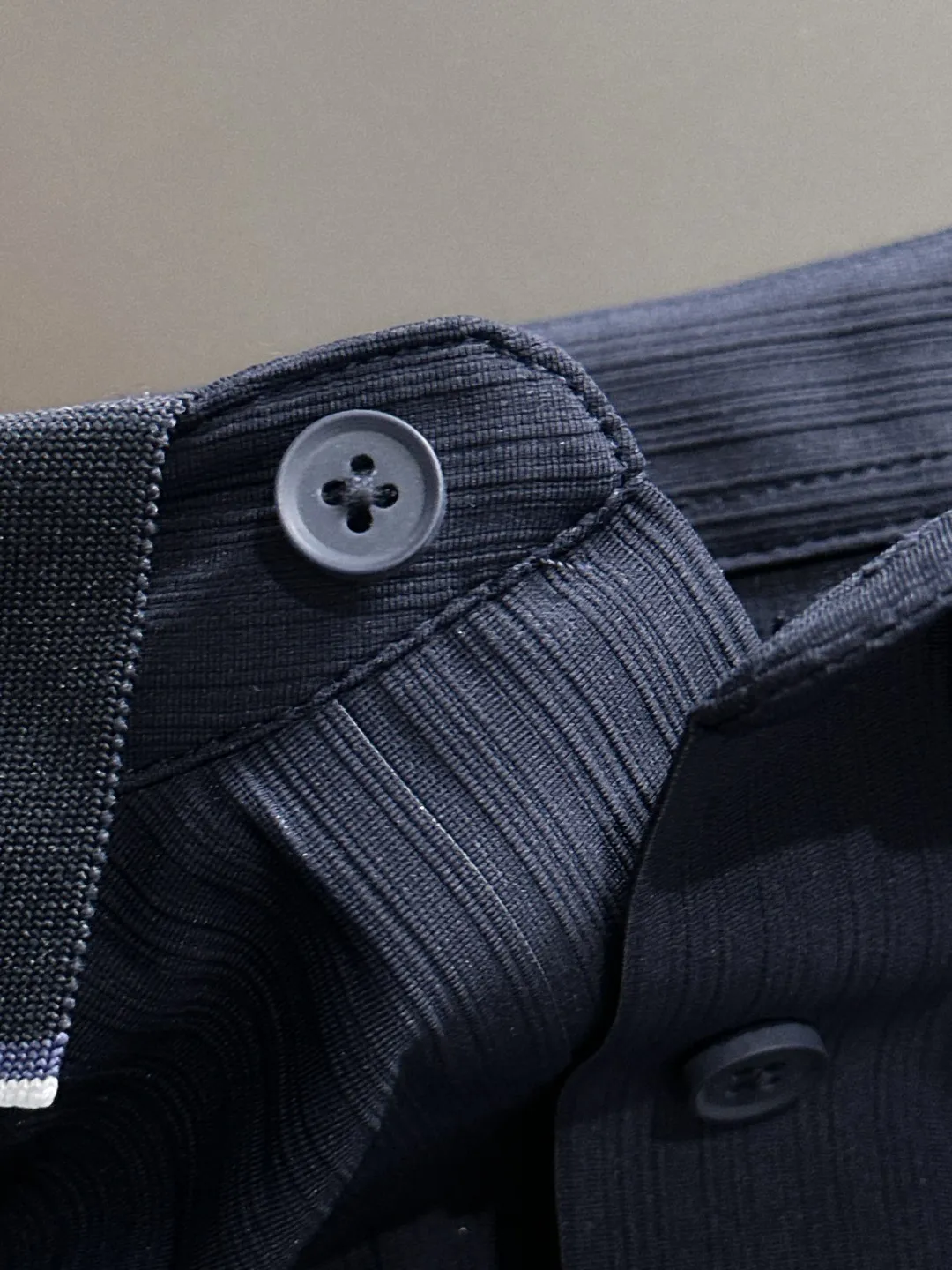 🅿️330 shipped next day, high quality Stone lsland/Stone Island 25ss spring and summer new high-definition POLO lapel T-shirt. Made with machines imported from Italy. It is truly the most luxurious and high-quality product. It is made of combed and heavyweight fabrics. High-strength and high-weight fabrics feel substantial when weighed. The upper body is also more textured than ordinary T-shirts and is not easy to deform. This texture can cope with the weather. It absorbs sweat and is breathable, suitable for both hot and cold! Perfectly produced with reference to the original stitch and stitch! The loose fit design is super noble. Custom-woven signature ribbed collar, cuffs, and hem. Really rare and rare goods Size: M-XXXL